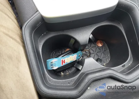 2019 Toyota Rav4 Xle z USA, uszkodzony, nr VIN 2T3P1RFV2KC002870